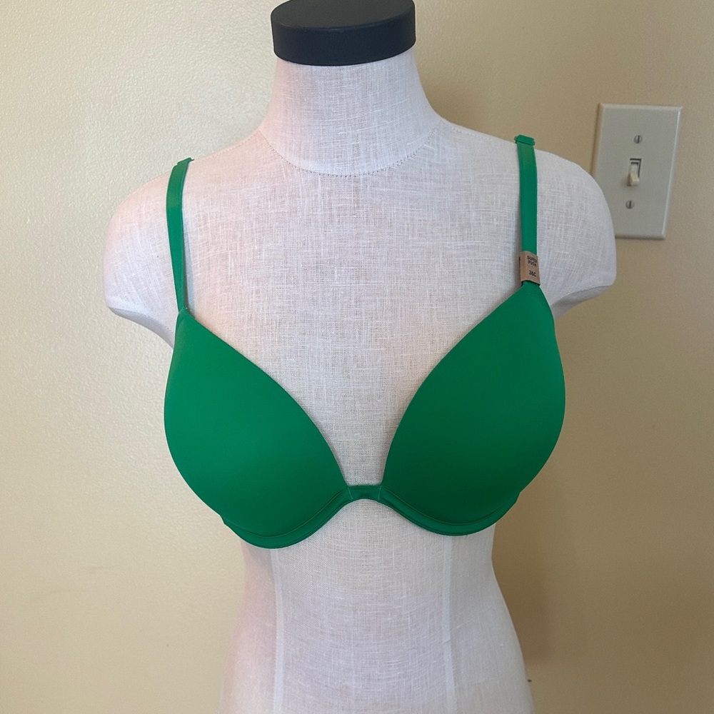 Victoria's Secret Vibrant Green Bra